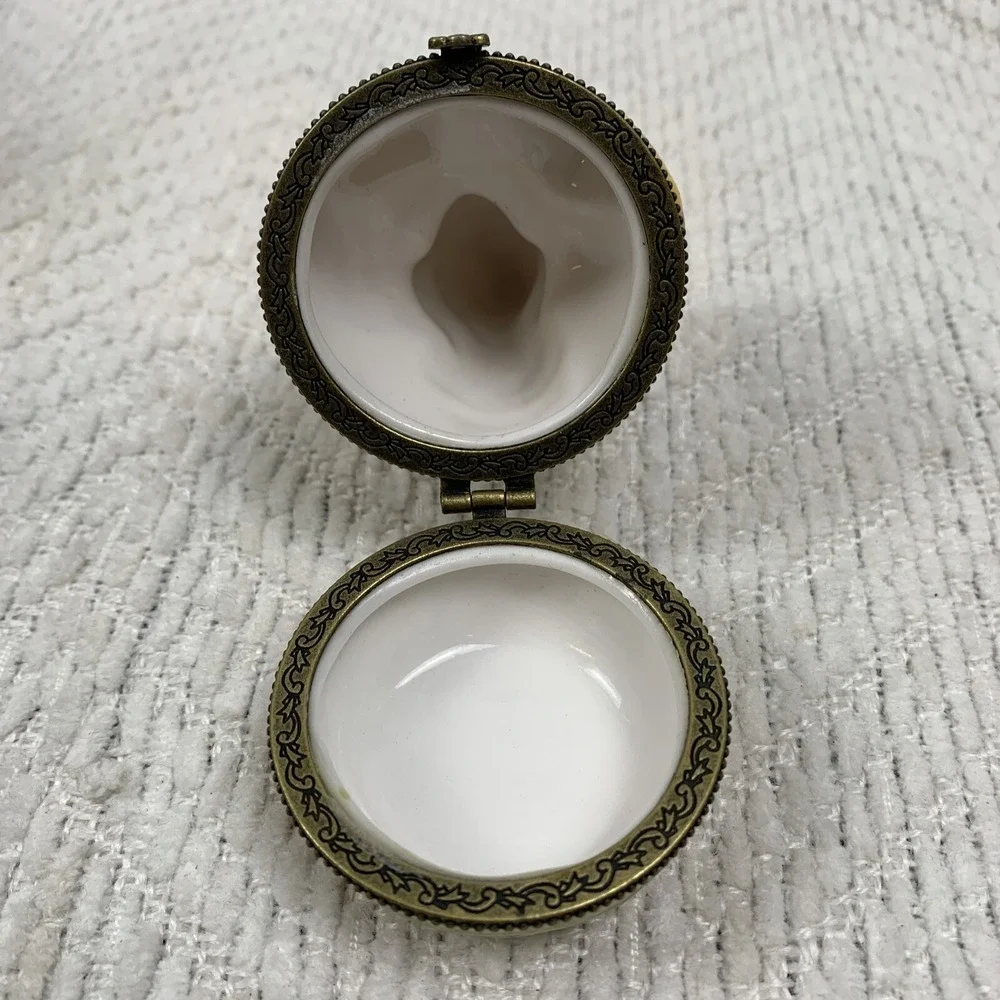Villeroy & Boch 1748 Christmas Hinged Bone China Trinket‎ Box Boy Elf Gnome